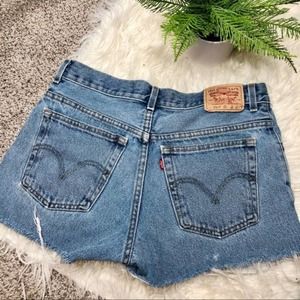 Levi's | 550 Relaxed Fit Distressed Shorts